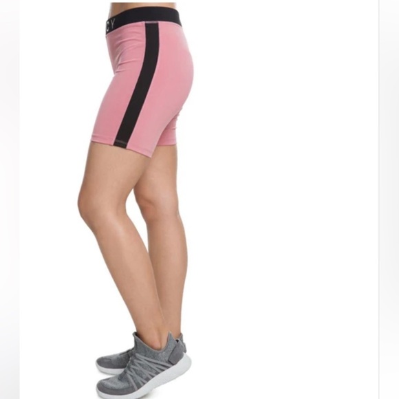 NWT Juicy Couture Active Short Pink and Black Size M - Picture 2 of 13